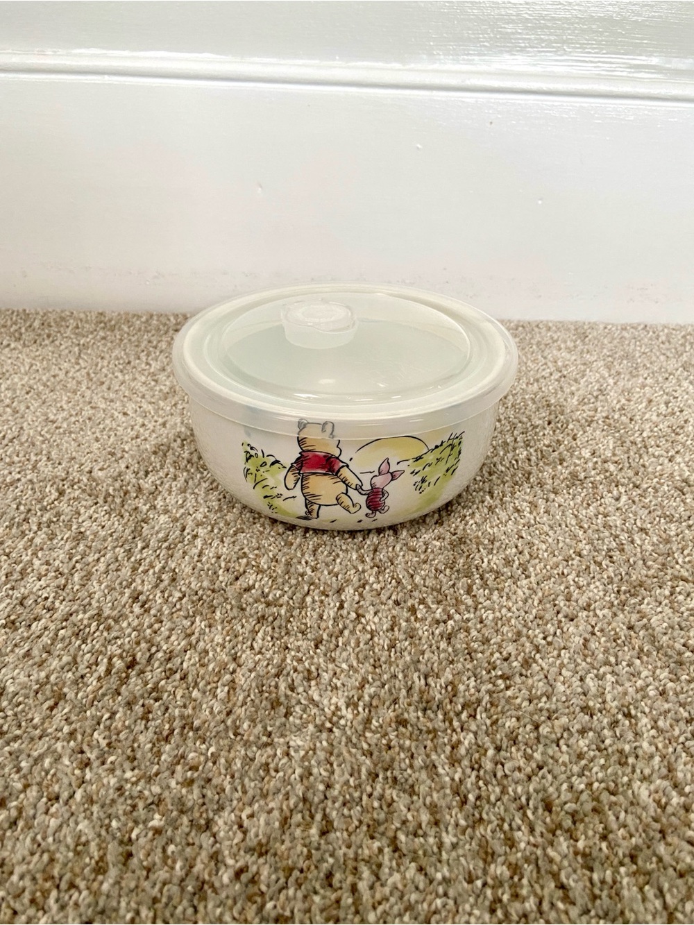 Disney Winnie the Pooh Ceramic Storage Bowl Container W/ Pressure Lid